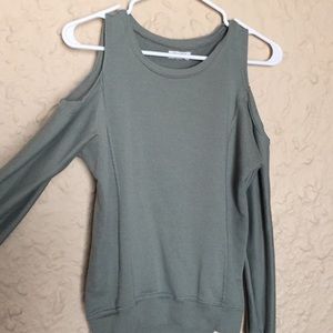 Green long-sleeve shoulder cut-out